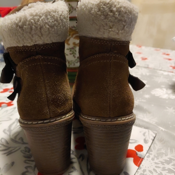 White Mountain Joker II Taupe Sued Boots Size 8.5. - Picture 5 of 13